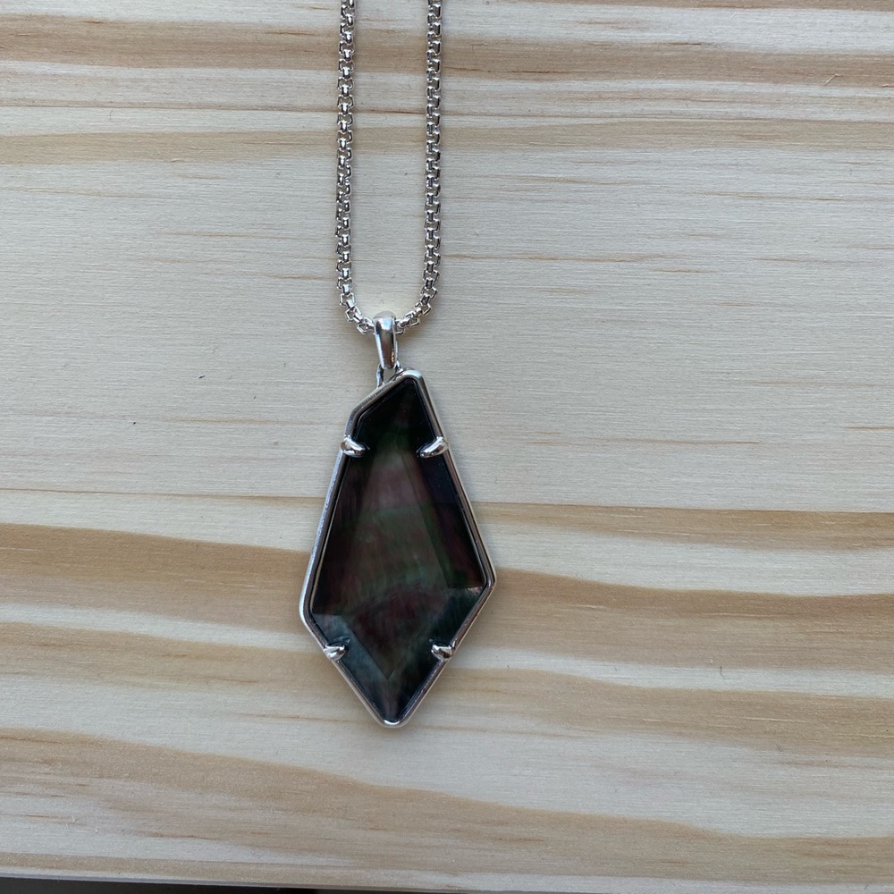 Kendra Scott Pendant